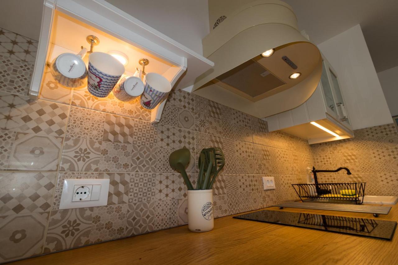 Apartman Hrabric 2 นยีวีเซ ภายนอก รูปภาพ